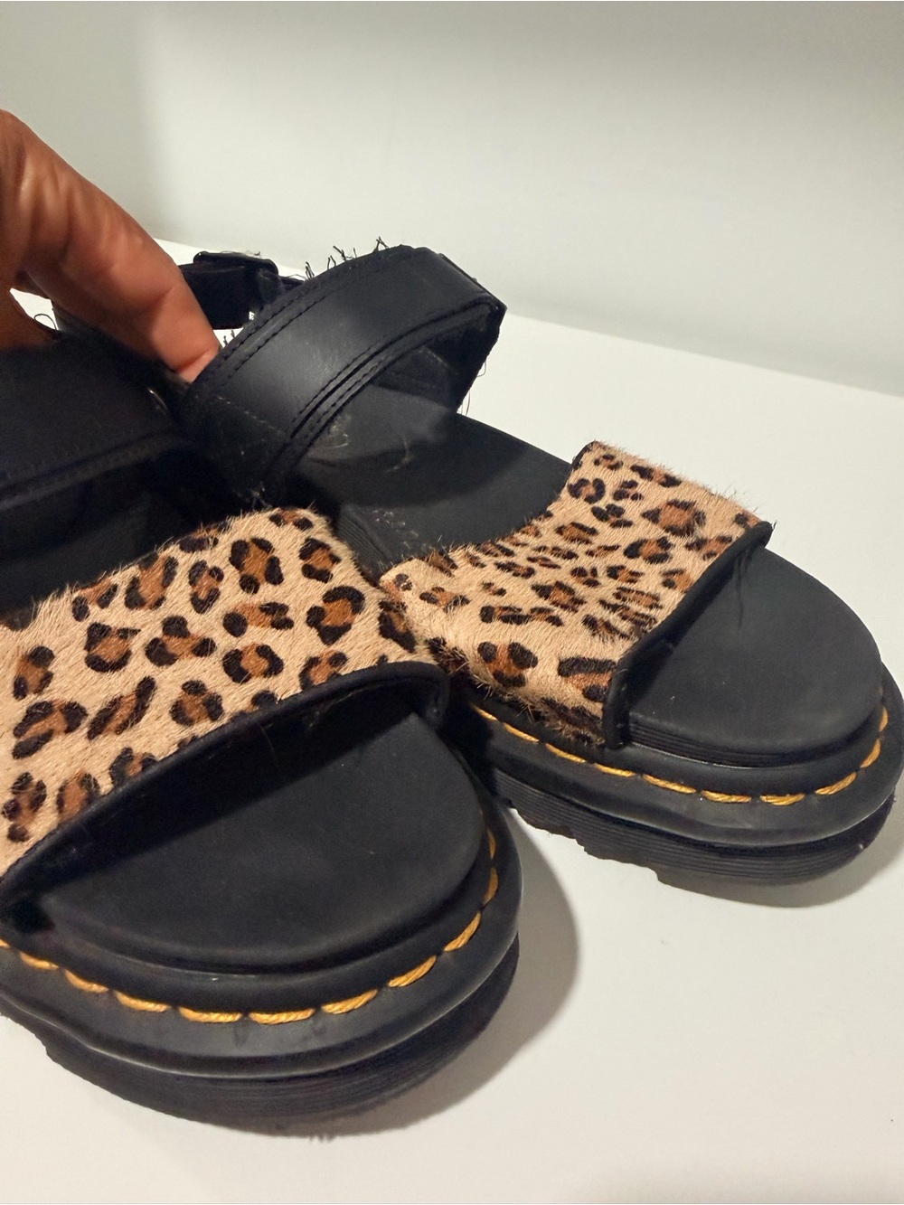 De Martens. VOSS ANIMAL PRINT LEATHER STRAP SANDALS size 9 - Picture 4 of 10